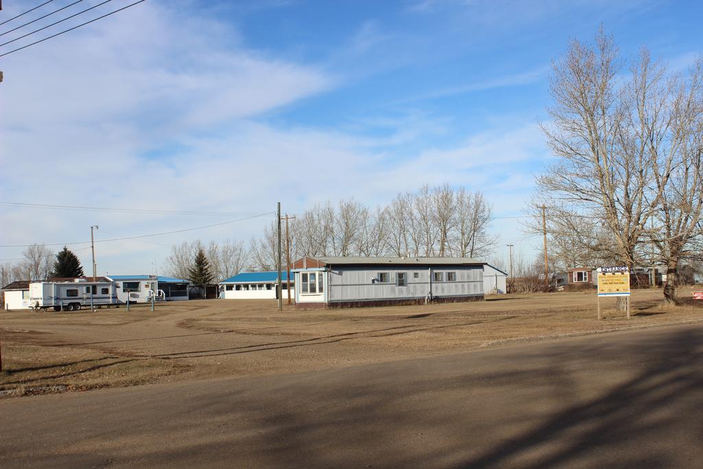 Youngstown Raval Paradise Motel And Rv Park المظهر الخارجي الصورة