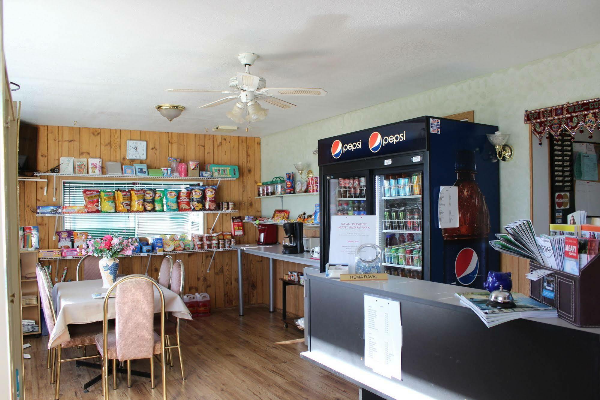 Youngstown Raval Paradise Motel And Rv Park المظهر الخارجي الصورة